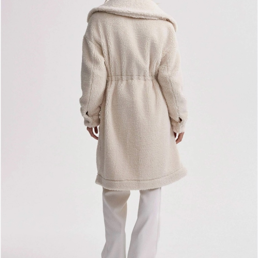 Varley Logan Cream Sherpa Coat - Picture 6 of 14